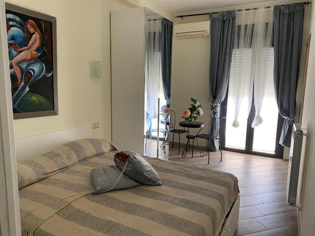 Laviniahouse Nettuno Bed & Breakfast Екстериор снимка